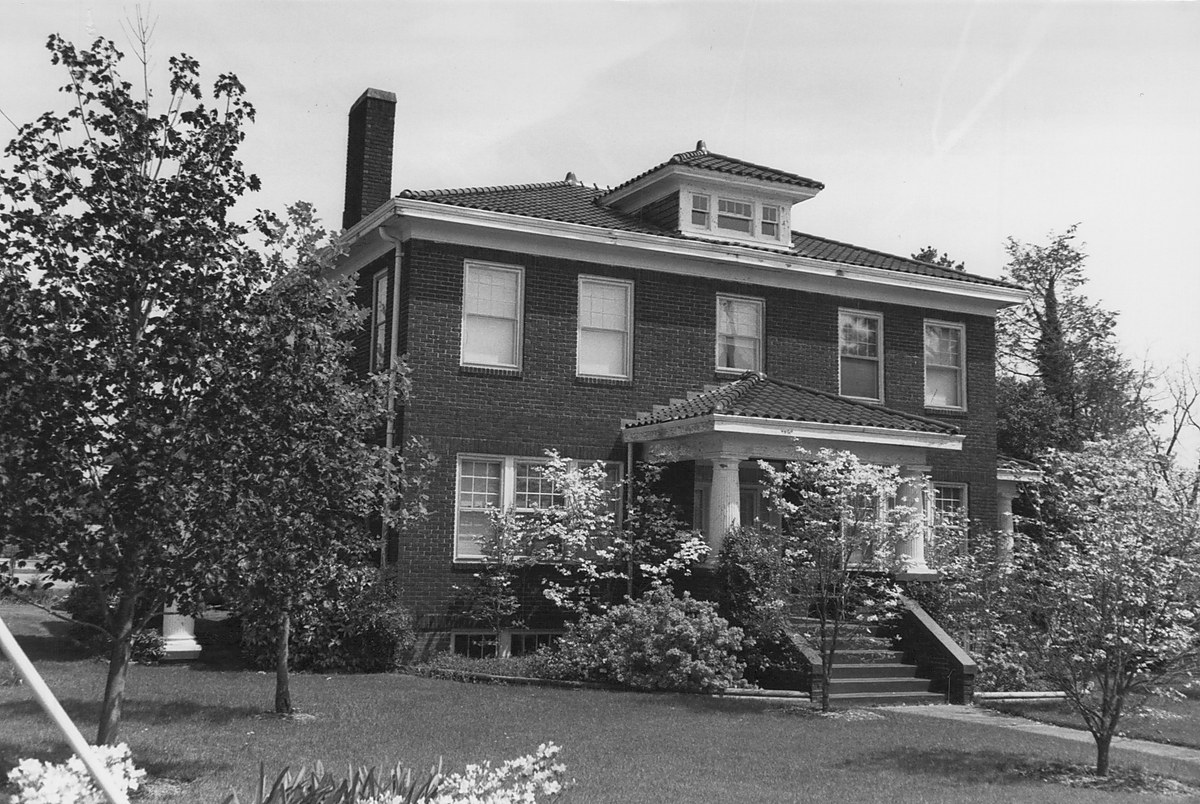 Photo 0075 - Front
